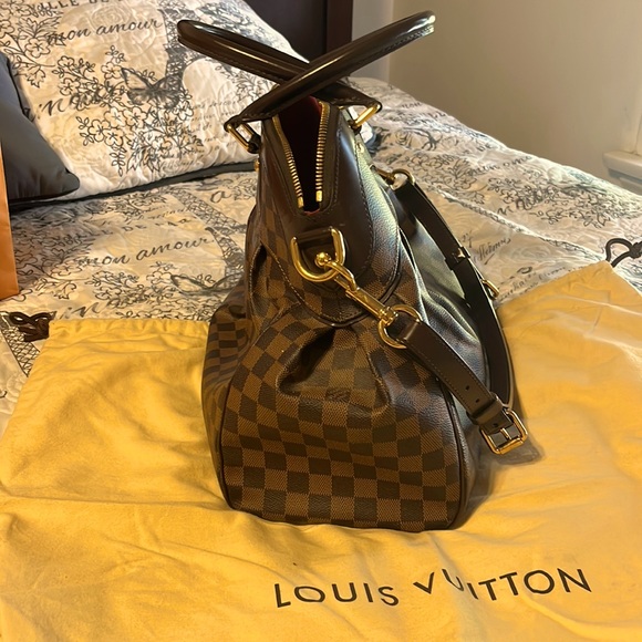 LOUIS VUITTON Trevi Shoulder Bag - Picture 2 of 7